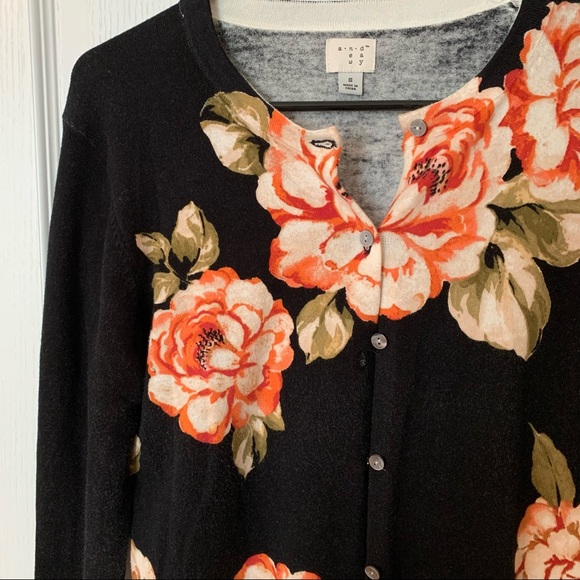 A new day floral pattern button cardigan - Picture 3 of 5